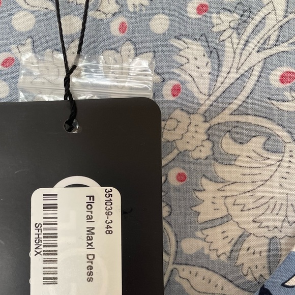 GiGiO Boho Sleeveless V Neck Button Down Long Blue Dress Ruffled Hem Size Medium - Picture 10 of 16